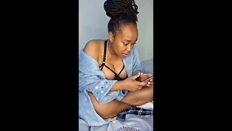 atara_seren online show from March 4, 2026, 10:38 pm