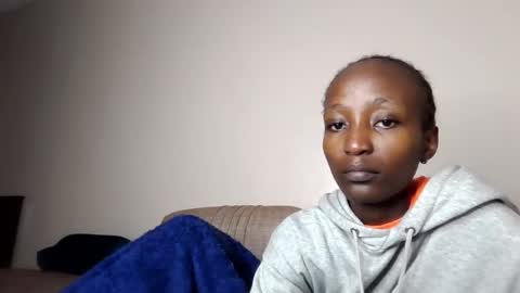 atara_seren online show from May 13, 2026, 5:27 am