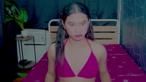 Snapshot of atashakendall chatting on December 4, 2025, 2:15 pm atashakendall online show from December 4, 2025, 2:15 pm