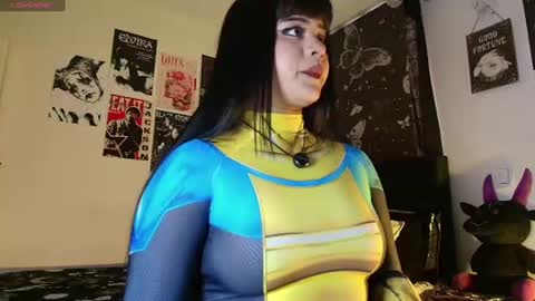 Snapshot of atena_hill93 chatting on August 4, 2026, 7:05 pm Atena online show from August 4, 2026, 7:05 pm