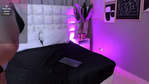 atenea velle online show from April 1, 2026, 1:23 pm