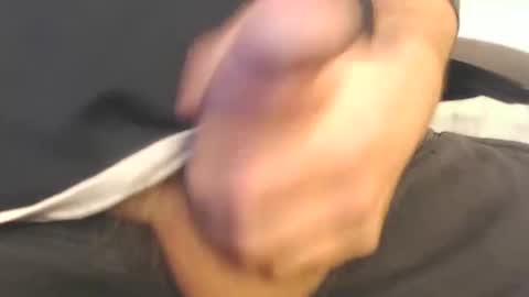 Snapshot of ateuout chatting on February 14, 2026, 9:28 am ateuout online show from February 14, 2026, 9:28 am