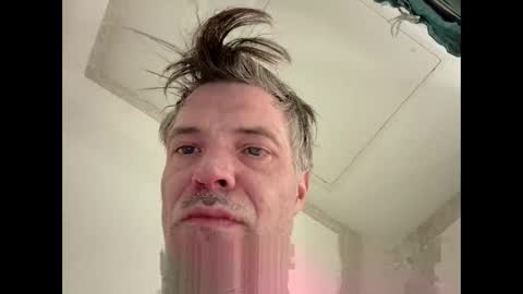 Snapshot of athandrew chatting on February 19, 2026, 8:32 am jonnyandrew online show from February 19, 2026, 8:32 am