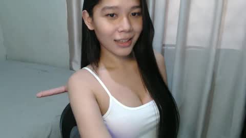Snapshot of atheena_charm chatting on January 6, 2025, 12:37 am Athena online show from January 6, 2025, 12:37 am