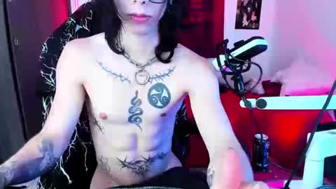 athenauwu online show from September 26, 2025, 3:43 am