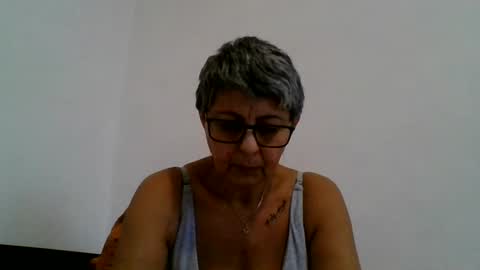 Snapshot of atikaarea chatting on December 8, 2024, 12:52 pm atikaarea online show from December 8, 2024, 12:52 pm