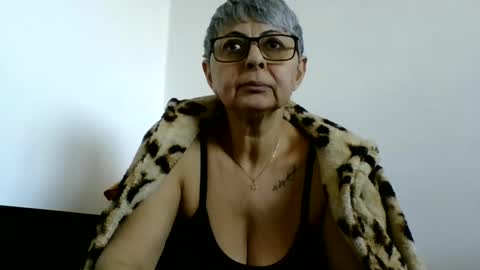 Snapshot of atikaarea chatting on January 6, 2025, 11:29 am atikaarea online show from January 6, 2025, 11:29 am