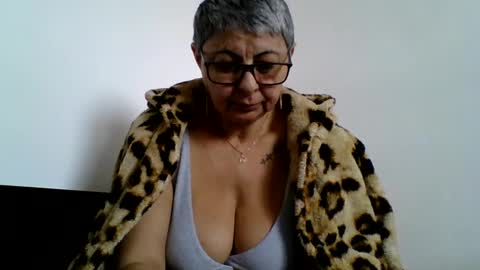 Snapshot of atikaarea chatting on March 3, 2025, 9:00 am atikaarea online show from March 3, 2025, 9:00 am