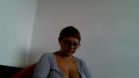 Snapshot of atikaarea chatting on October 24, 2025, 9:17 am atikaarea online show from October 24, 2025, 9:17 am