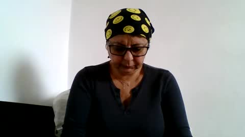 Snapshot of atikaarea chatting on November 12, 2025, 10:04 am atikaarea online show from November 12, 2025, 10:04 am