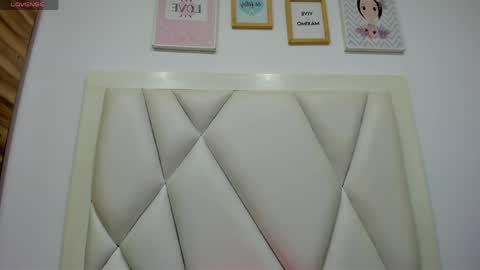 Atilana Diaz online show from April 17, 2026, 5:49 pm