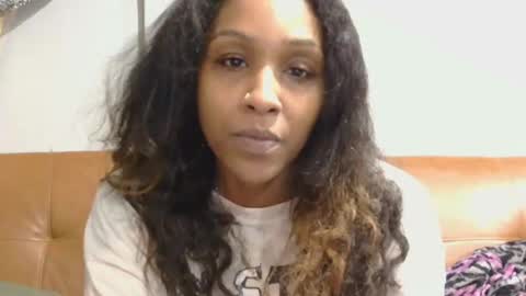 Snapshot of atirahcali chatting on September 19, 2025, 5:02 pm AtirahCali online show from September 19, 2025, 5:02 pm