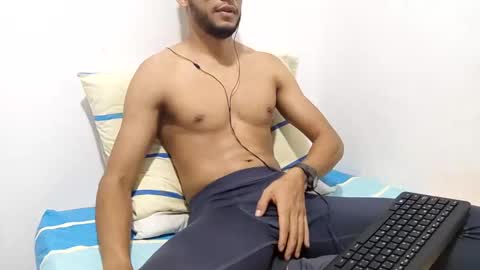 Snapshot of atorres21 chatting on February 20, 2025, 6:35 pm Torres online show from February 20, 2025, 6:35 pm
