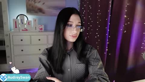 Mary online show from December 20, 2025, 12:23 pm