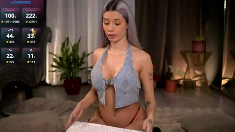 Isabella online show from April 13, 2026, 7:58 am