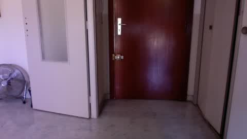 Snapshot of auguste688483 chatting on May 30, 2026, 8:33 am auguste688483 online show from May 30, 2026, 8:33 am