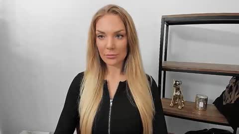 Snapshot of aullorasensual chatting on March 28, 2026, 6:13 am AulloraSensual online show from March 28, 2026, 6:13 am