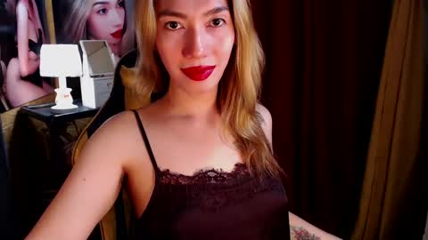 Snapshot of aurakharisma_xx chatting on December 4, 2024, 7:28 am Miss awra online show from December 4, 2024, 7:28 am