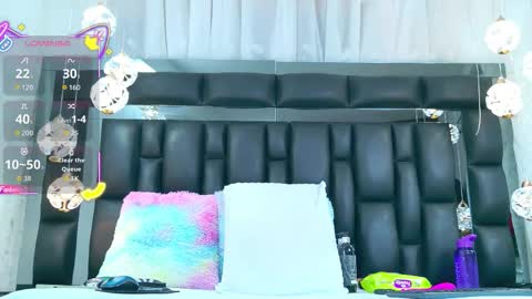 Snapshot of auraross chatting on October 26, 2025, 7:31 pm Aura online show from October 26, 2025, 7:31 pm