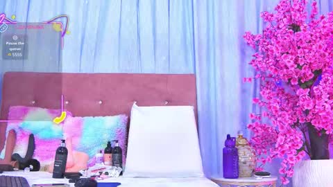 Snapshot of auraross chatting on January 14, 2026, 7:08 pm Aura online show from January 14, 2026, 7:08 pm