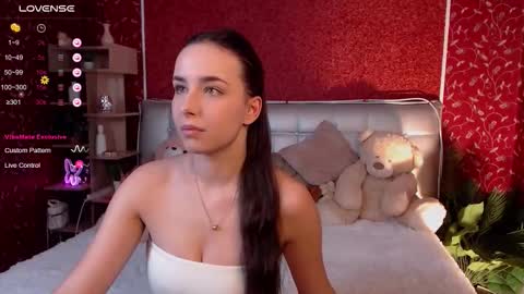 Aurora online show from November 20, 2025, 10:04 am