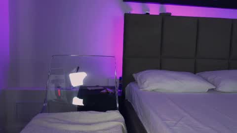 Snapshot of aurora_cherry chatting on April 18, 2026, 9:48 pm Aurora online show from April 18, 2026, 9:48 pm