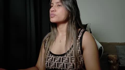 aurora_collins08 online show from April 6, 2026, 3:24 pm