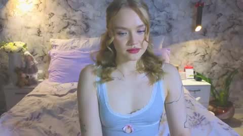 Snapshot of aurora_golden chatting on February 9, 2026, 2:54 pm Kate online show from February 9, 2026, 2:54 pm