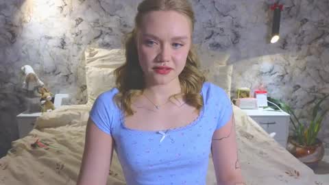 Snapshot of aurora_golden chatting on February 24, 2026, 5:00 pm Kate online show from February 24, 2026, 5:00 pm