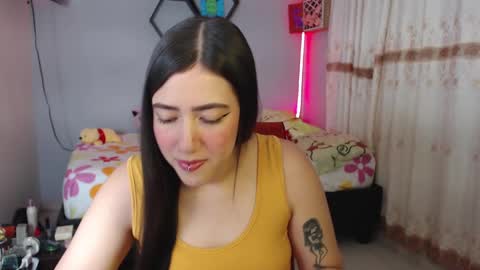 Snapshot of aurora_shy_ chatting on February 7, 2025, 10:30 pm Aurora online show from February 7, 2025, 10:30 pm