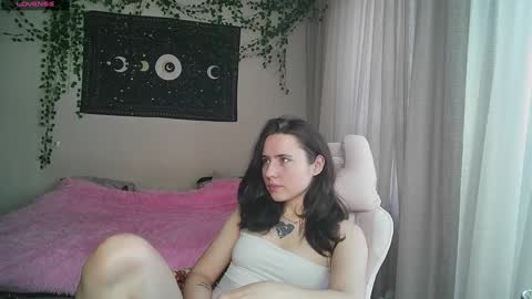 Snapshot of aurora_worker chatting on October 20, 2025, 7:42 am Aurora online show from October 20, 2025, 7:42 am