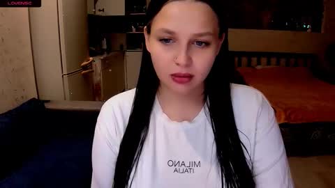 Aurora  Follow me online show from October 28, 2025, 9:46 am