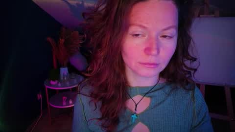 auroraborealis__ online show from November 18, 2025, 6:29 am