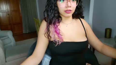 Snapshot of aurorasiera chatting on December 14, 2024, 9:24 pm Aurora online show from December 14, 2024, 9:24 pm