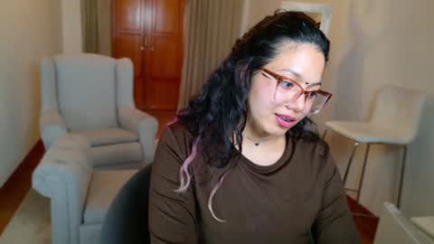 Snapshot of aurorasiera chatting on January 17, 2025, 1:25 am Aurora online show from January 17, 2025, 1:25 am