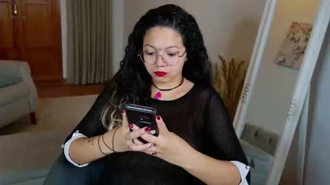 Snapshot of aurorasiera chatting on September 14, 2025, 8:08 pm Aurora online show from September 14, 2025, 8:08 pm