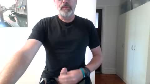 aussiemaninmelbourne online show from May 11, 2026, 2:39 am