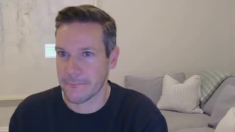 aussiesurfer0000 online show from May 5, 2026, 11:57 pm