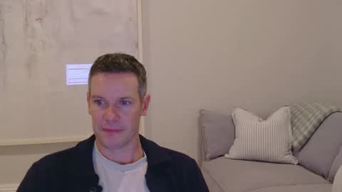 aussiesurfer0000 online show from May 8, 2026, 5:13 am