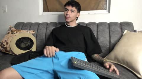 Snapshot of austin_falcon chatting on December 13, 2024, 8:15 pm Austin online show from December 13, 2024, 8:15 pm