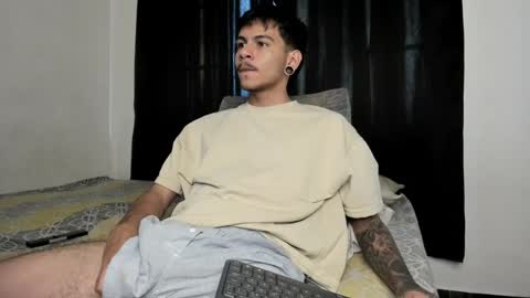 Snapshot of austin_falcon chatting on January 8, 2025, 9:01 pm Austin online show from January 8, 2025, 9:01 pm