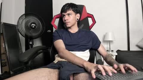 Snapshot of austin_falcon chatting on February 18, 2025, 8:03 pm Austin online show from February 18, 2025, 8:03 pm