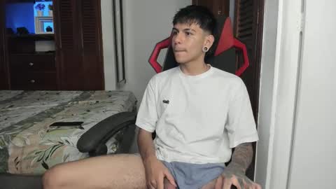 Snapshot of austin_falcon chatting on October 27, 2025, 8:13 pm Austin online show from October 27, 2025, 8:13 pm