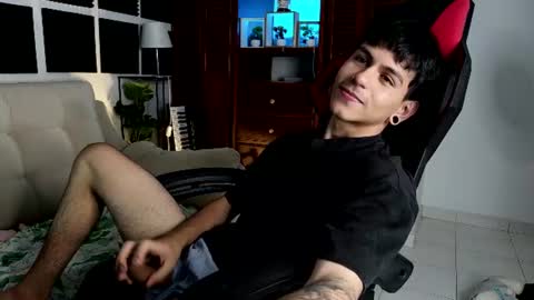 Snapshot of austin_falcon chatting on July 9, 2026, 7:40 pm Austin online show from July 9, 2026, 7:40 pm