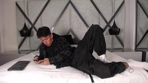 austinreeds online show from October 1, 2025, 12:00 pm