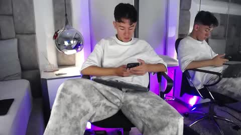 austinreeds online show from May 4, 2026, 1:29 pm