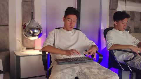 austinreeds online show from May 13, 2026, 12:57 pm