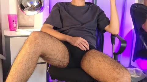 austinreeds online show from May 26, 2026, 4:25 pm