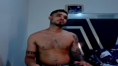 Snapshot of austintorres_ chatting on December 4, 2024, 3:04 am AustinTorres  online show from December 4, 2024, 3:04 am