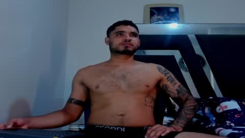 Snapshot of austintorres_ chatting on December 5, 2024, 2:31 am AustinTorres  online show from December 5, 2024, 2:31 am